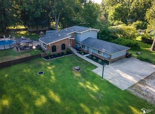 6849 Fortuna Dr, Temperance, MI 48182