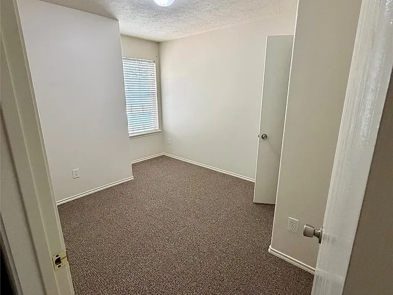 8943 Farm Ridge Ln — Photo 7