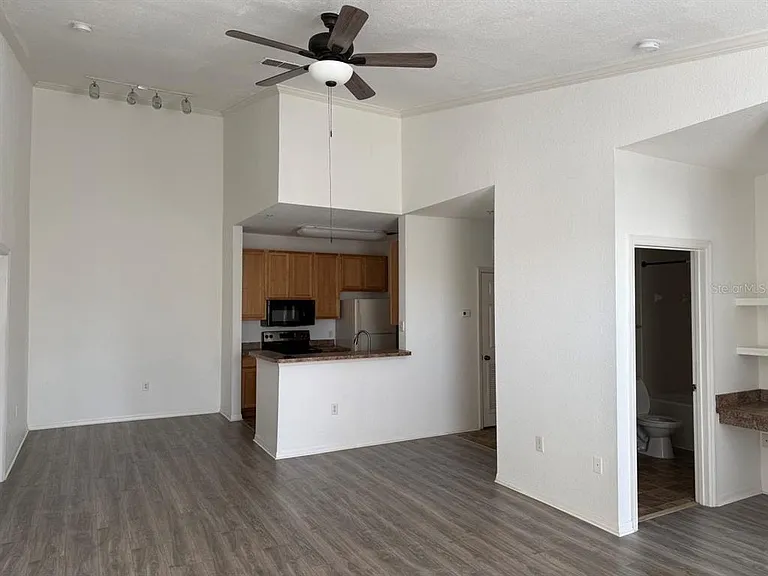 10205 Courtney Palms Blvd #303 — Photo 9
