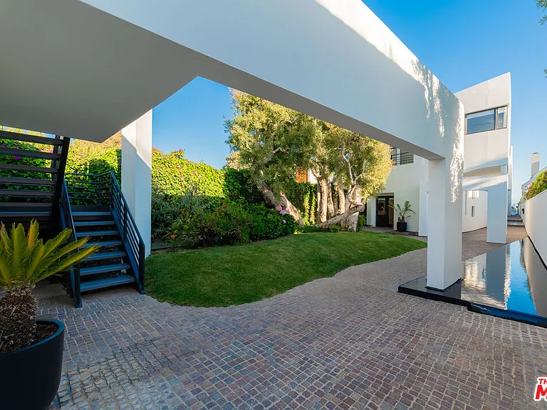 23754 Malibu Rd — Photo 47