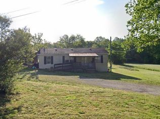 218 Holland Dr, Burns, TN 37029