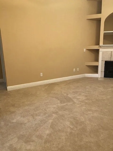 4 bed, 1971 sqft, $2,250 — Photo 3