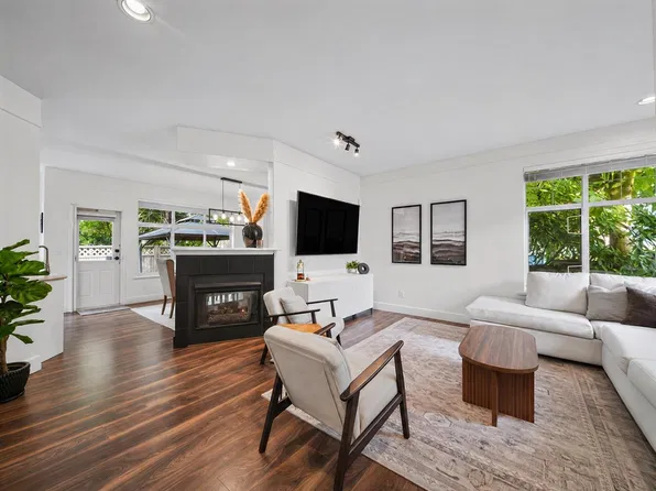 2123 Clarke St #4, Pt Moody, BC V3H 1Y5