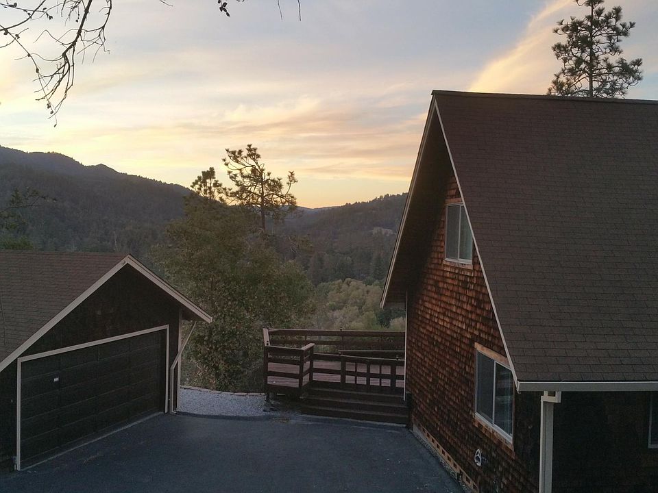 Amazing spectacular long-range mountain views