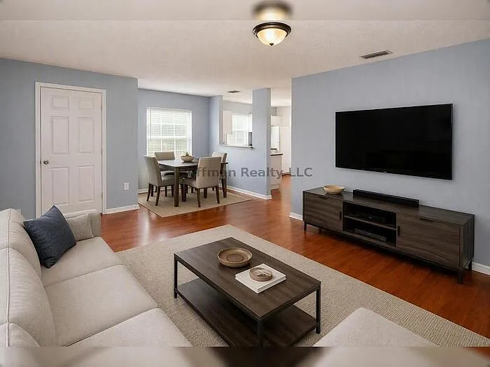 3 bed, 2.5 bath, 1868 sqft, $2,150 — Photo 4