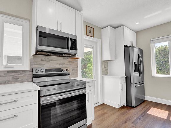 5th image of 222 Bayberry Drive