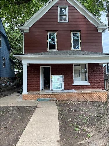 1st image of 160 N Valley St