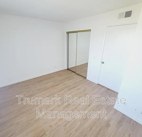 1041 Allen Ave #5 — Photo 12