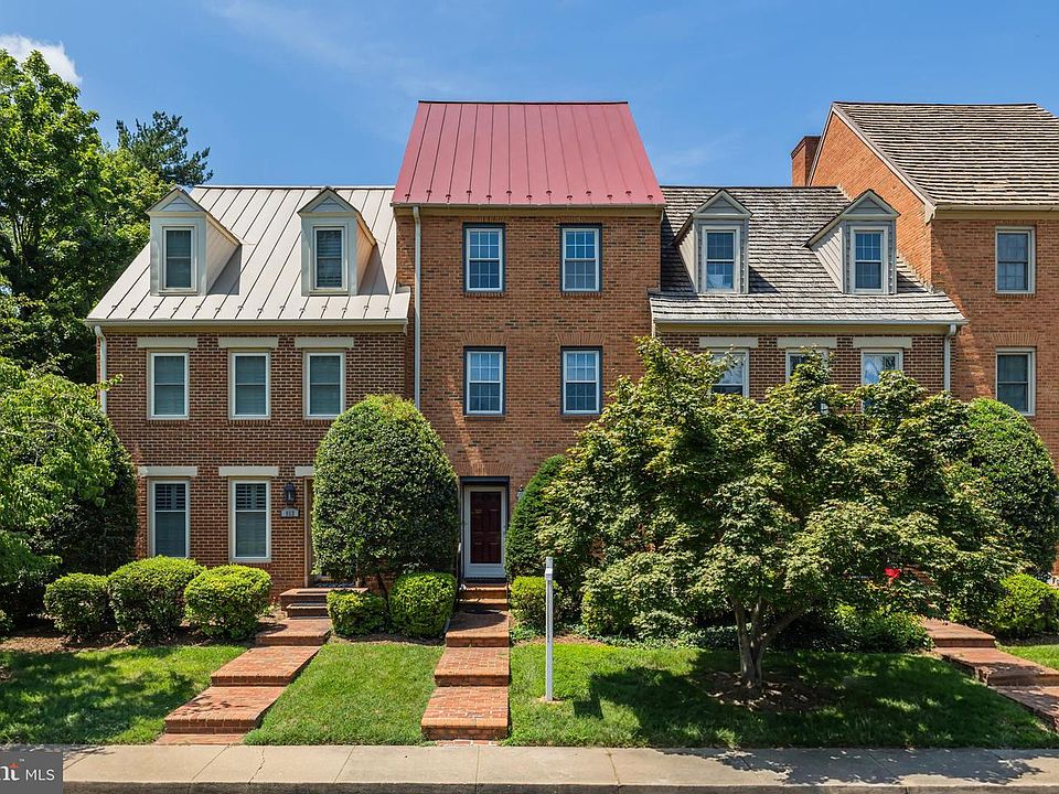 1st image of 815 College Ave