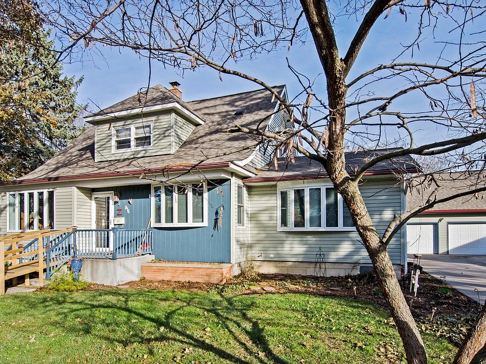 Cute home in town with a large lot.  Ramp easily removed, stairs and stoop in tact beneath.