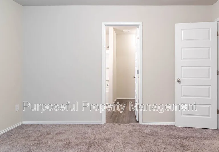 11608 NW 95th St — Photo 16