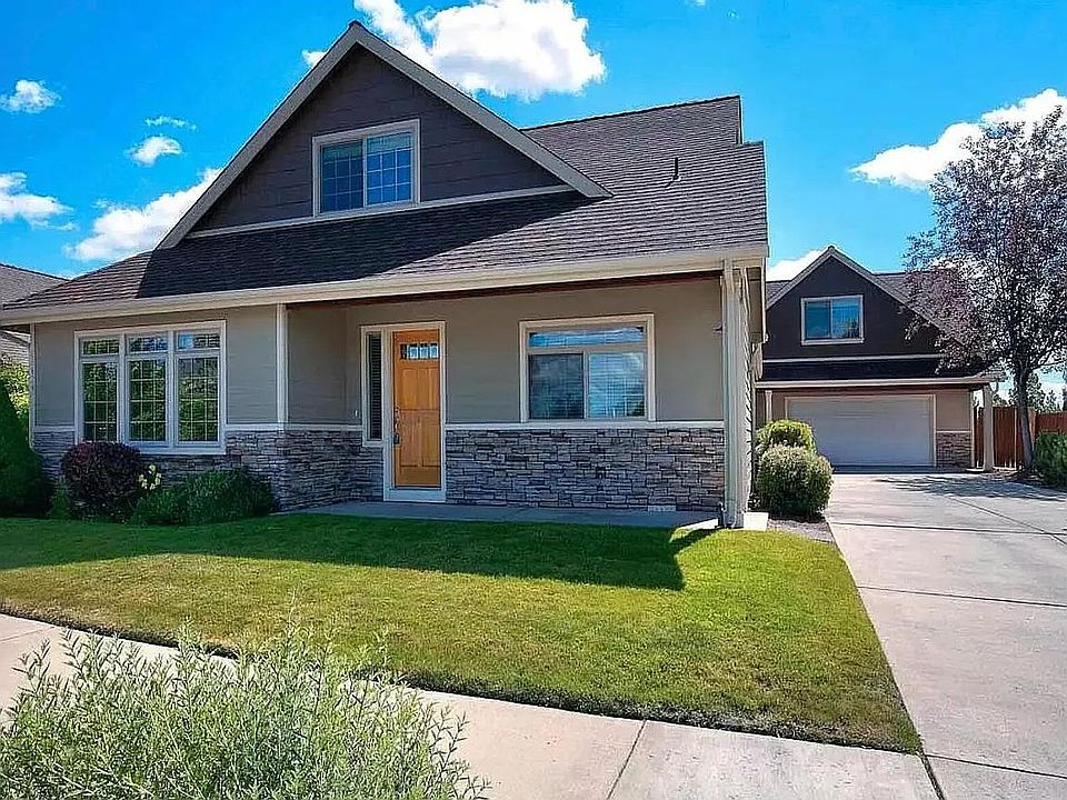 Driveway has room for three cars
