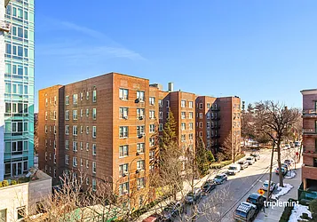 3215 Arlington Avenue in Spuyten Duyvil