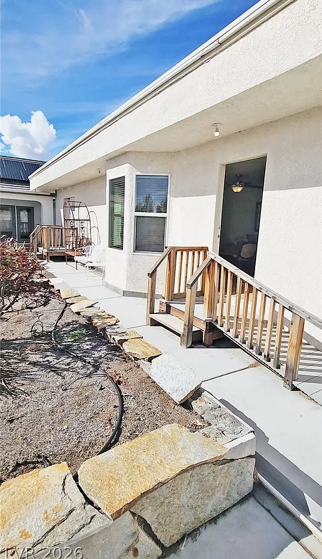 1 bed, 1.0 bath, 2125 sqft, $1,221 — Photo 1