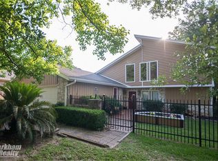 1320 Green Briar Dr, Huntsville, TX 77340