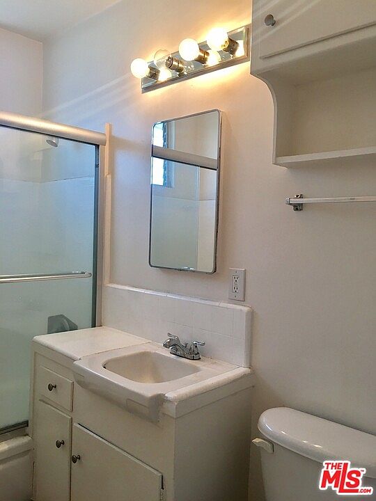 2nd image of 3711 Mentone Ave APT 6