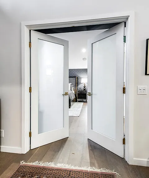 4635 Clybourn Ave — Photo 42