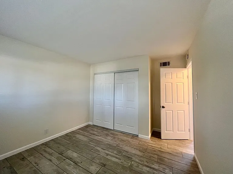 Solano Apartments — Photo 27