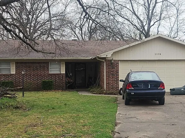 1104 Spruce Ct, Pryor, OK 74361