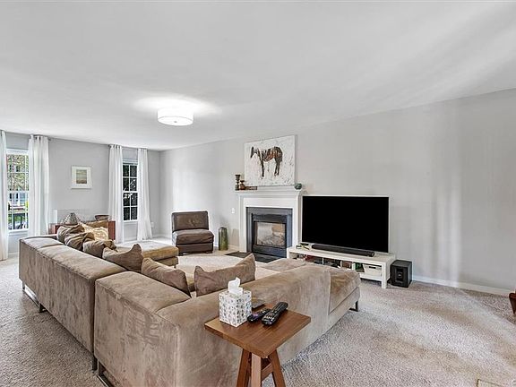 4th image of 6033 Green Haven Dr