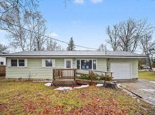 303 Orchard Ave, Clare, MI 48617