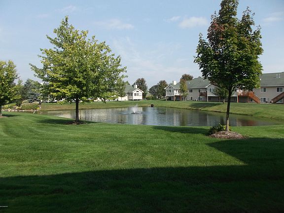 2nd image of 1093 Fountain View Cir Unit 1