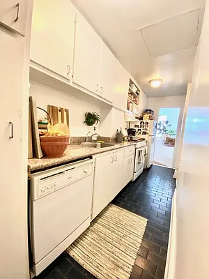 Rented by Corcoran | media 9