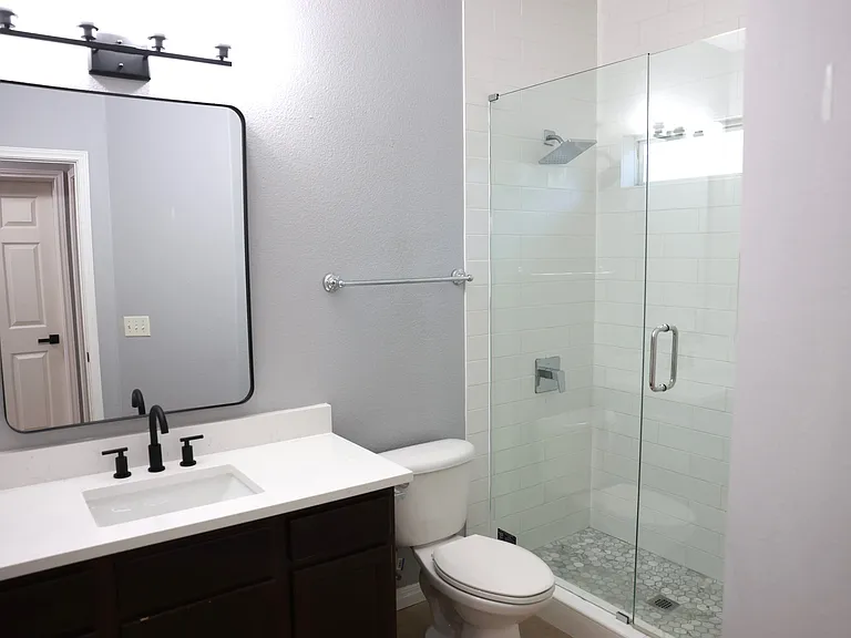 1306 Chicon St — Photo 34
