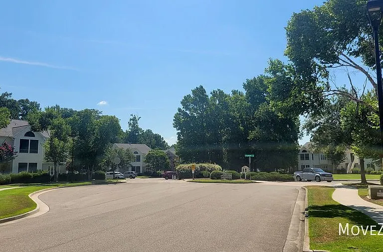 210 Fullford Ln #102 — Photo 37