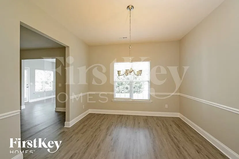 3 bed, 2.0 bath, 1954 sqft, $1,825 — Photo 4