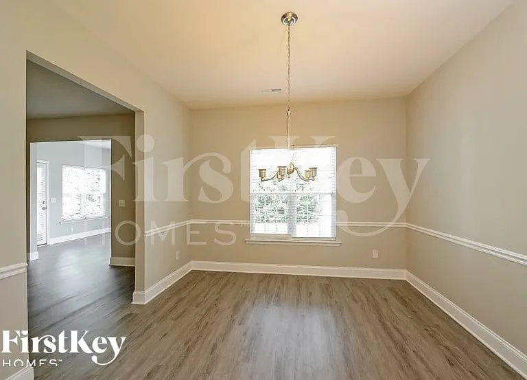 4960 Long Grove Dr — Photo 4
