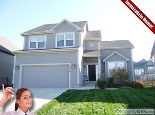 12349 S Quail Ridge Dr, Olathe, KS 66061