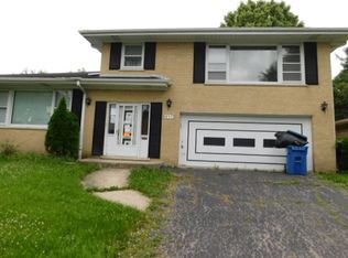 859 W Heritage Dr, Addison, IL 60101