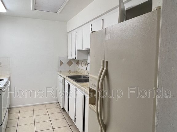 4th image of 4128 Corsair Ave