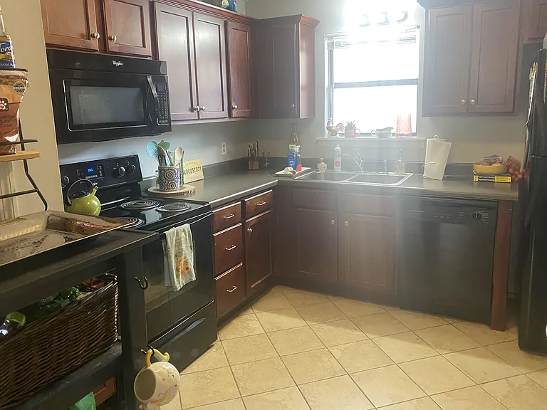 225 China St #8 — Photo 5
