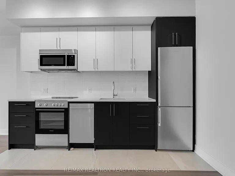 664 Spadina Ave #205 — Photo 24