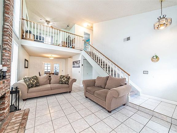4th image of 14022 Woodland Dr