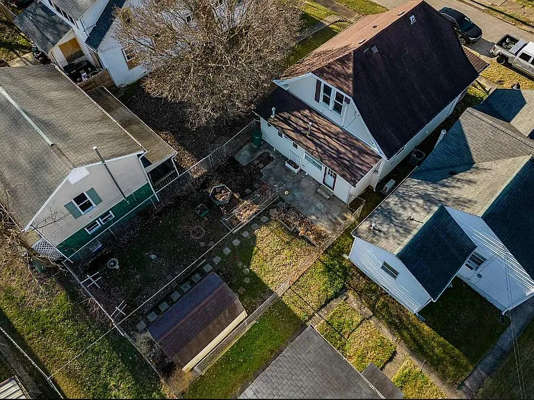 120 Cedar St — Photo 3