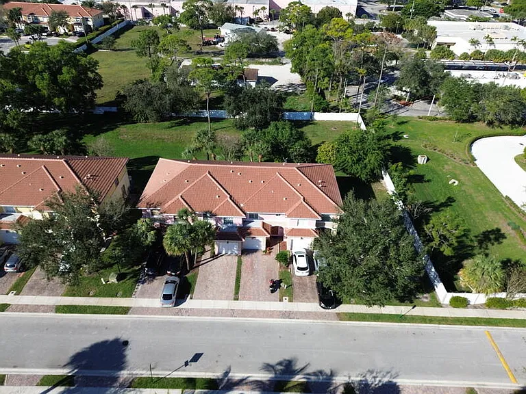 303 Seminole Palms Dr — Photo 15