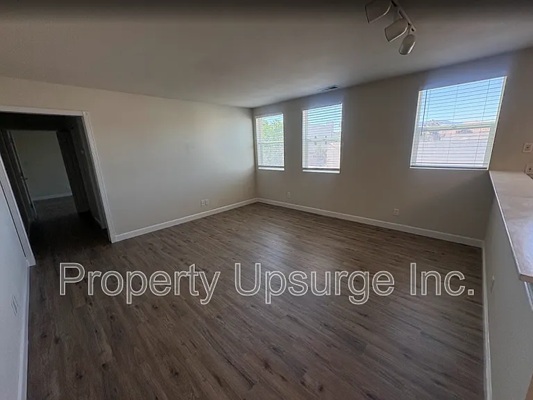 140 N 6th St — Photo 8