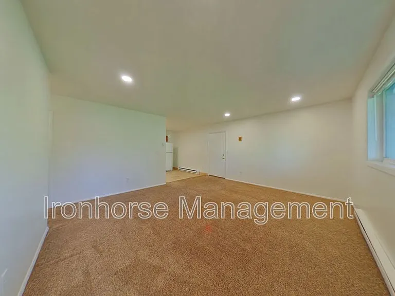 809 W Villard St #44 — Photo 4