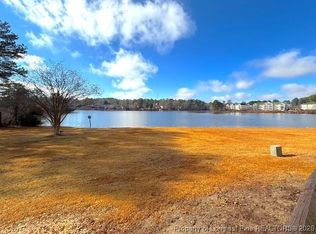 492 Lands End Rd, Fayetteville, NC 28314