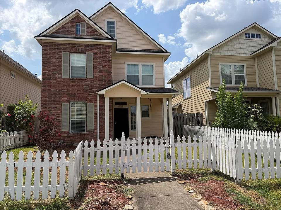 14434 Summer Garden Dr