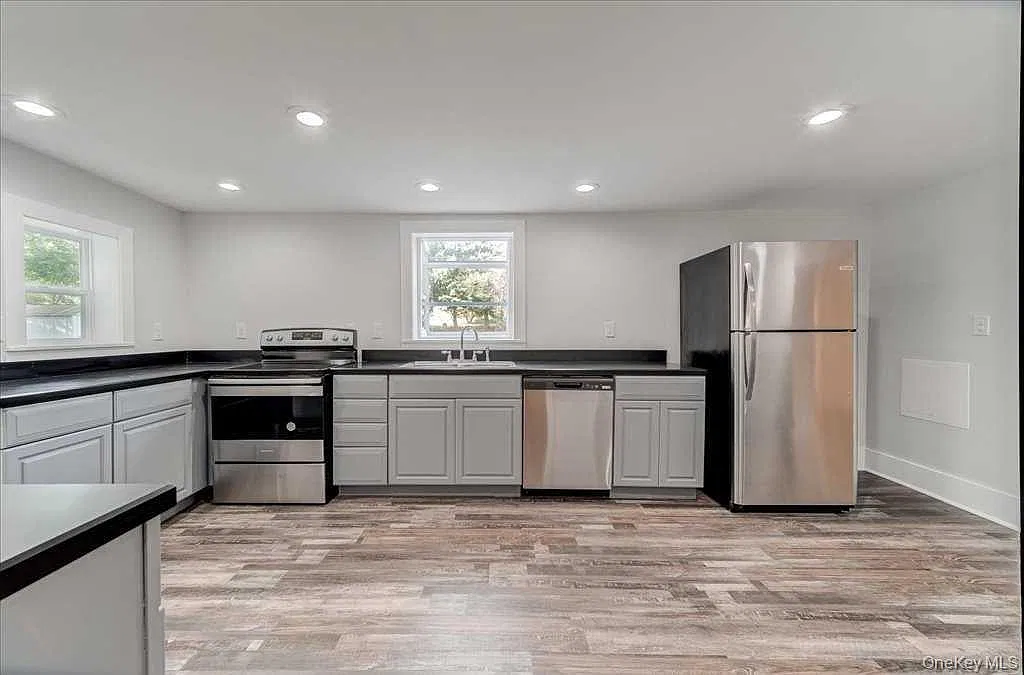 2 bed, 1.0 bath, 1188 sqft, $2,475 — Photo 4
