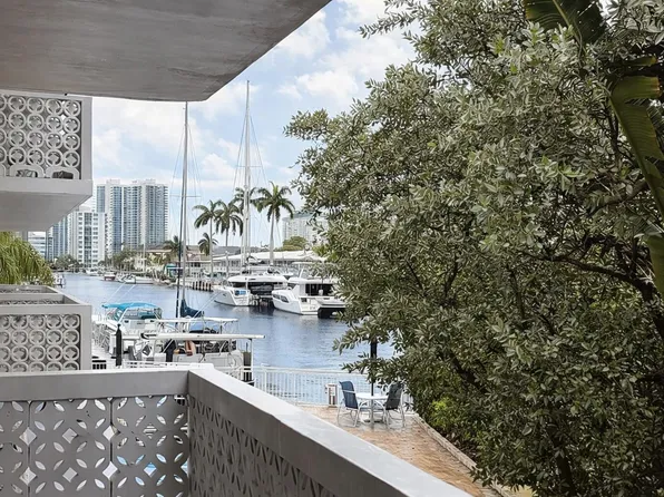 3220 Bayview Drive #211, Fort Lauderdale, FL 33306