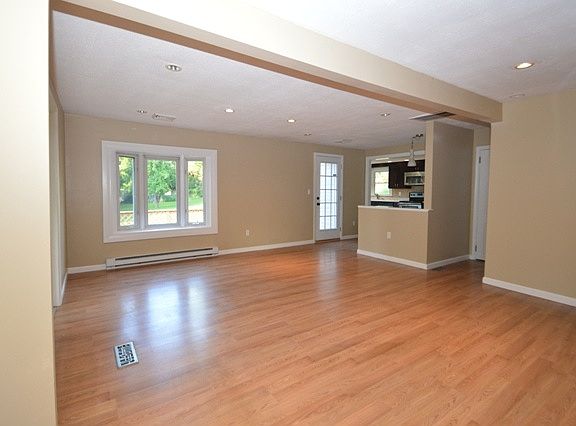 4th image of 6702 Woodlawn Dr