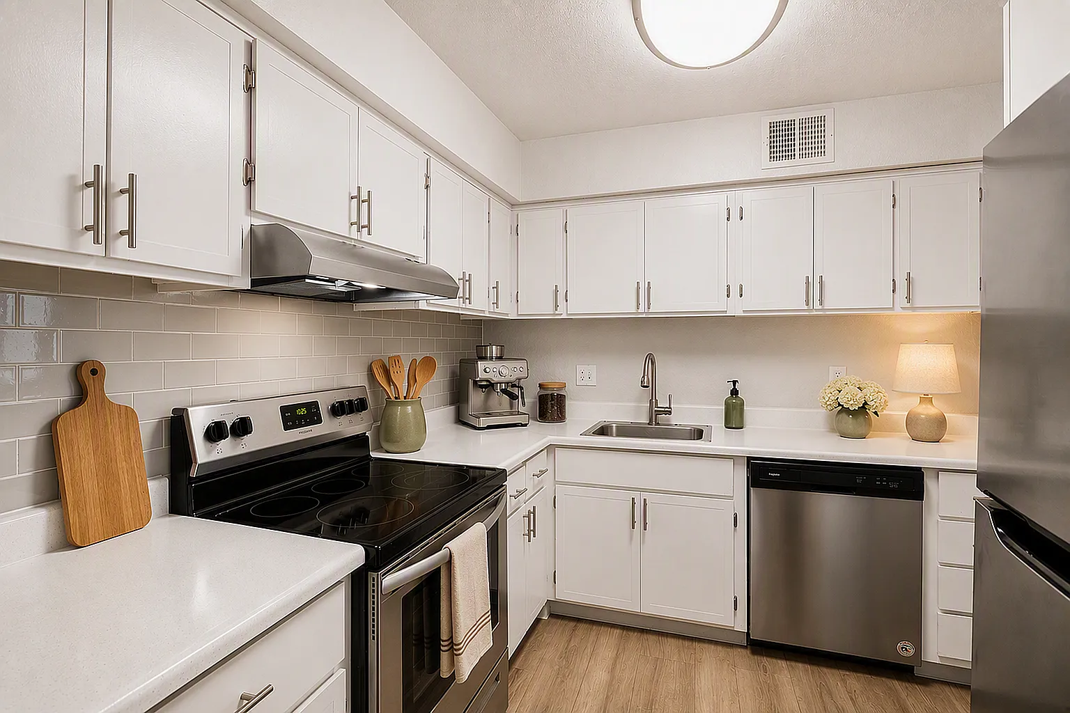 Peoria Grand Apartments — Photo 2