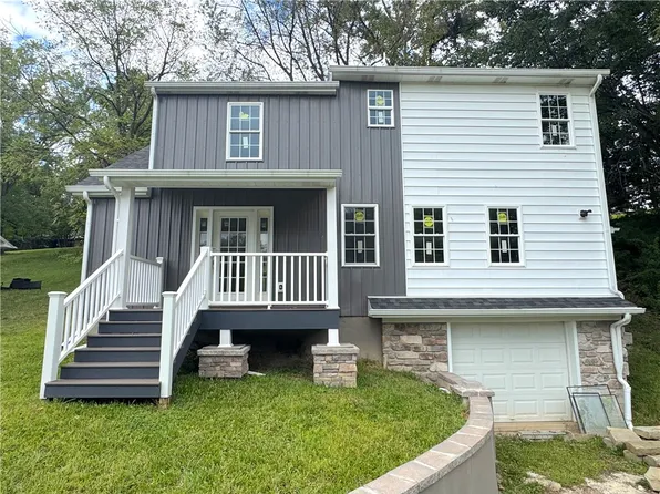 7651 Pennsylvania Ave, Irwin, PA 15642