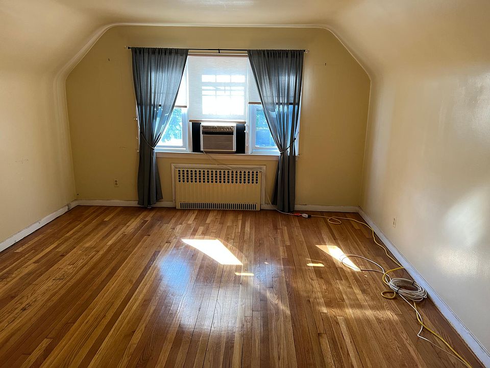 1st image of 70 Titus Ave Floor 2