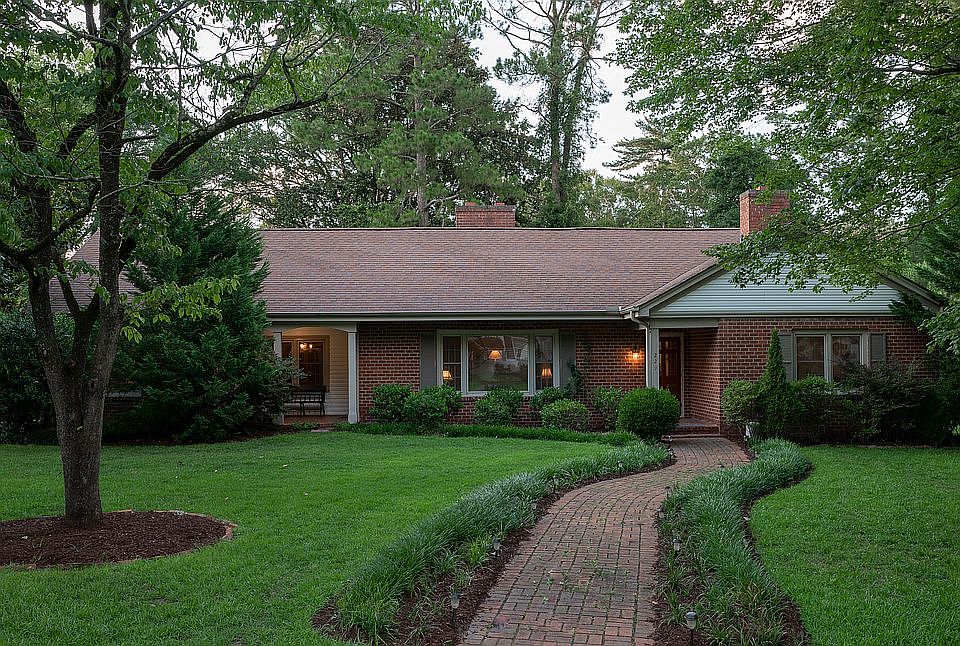1st image of 229 Orton Dr